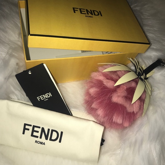 [SOLD OUT] Fendi Fruits ‘Pineapple’ Mink Keychain - Picture 3 of 6
